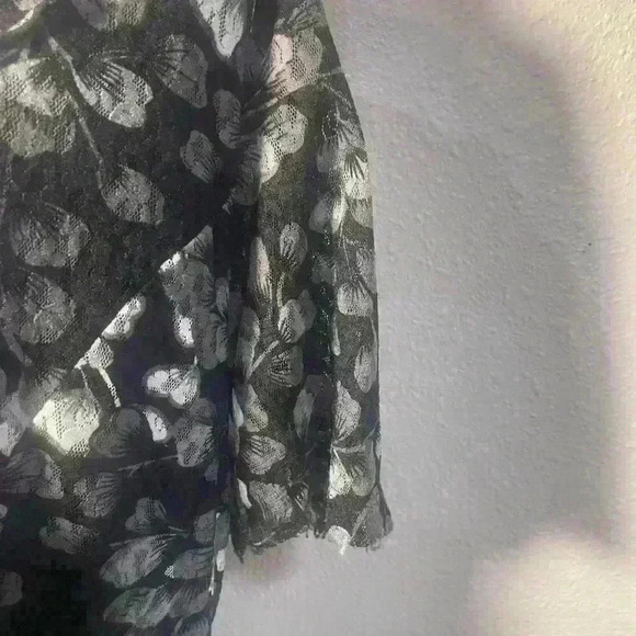 Style & Co. Floral Ruffle Floral Black and White Button-Front Blouse - Size 2X - Picture 7 of 7